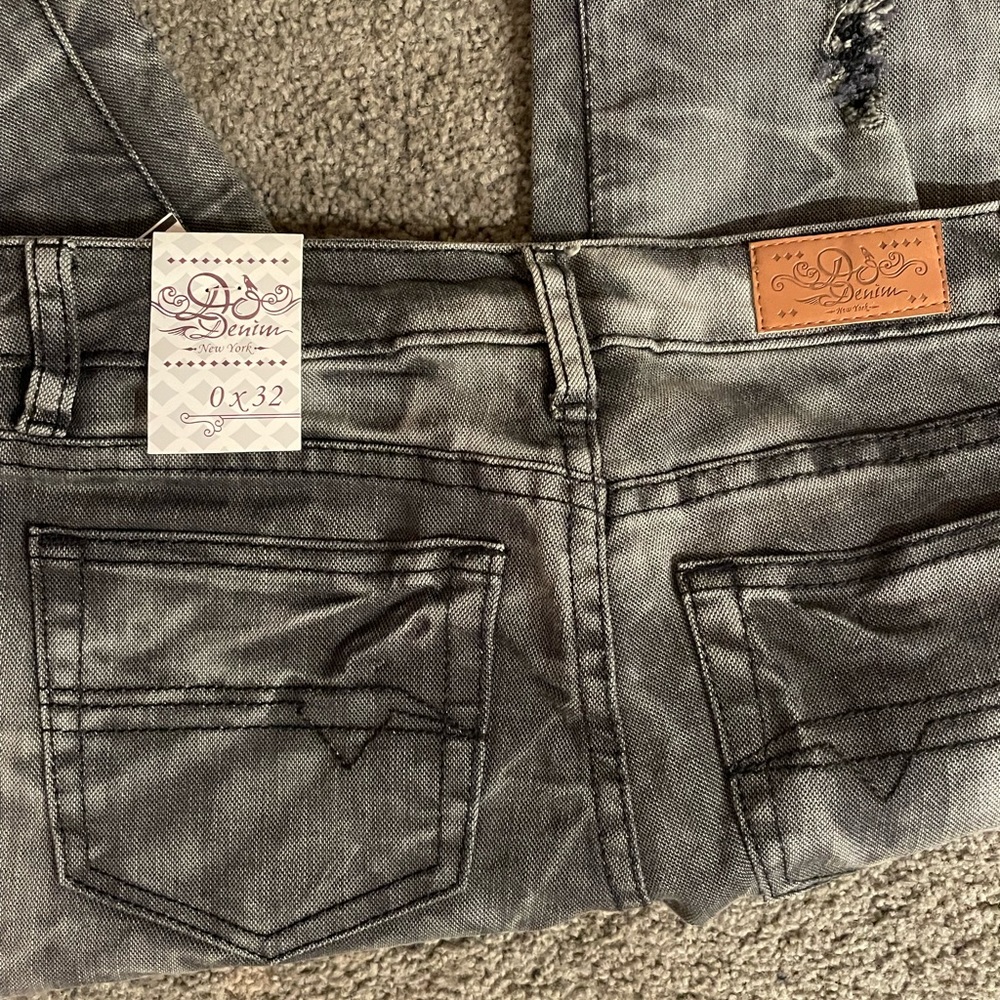 Jeans - Picture 3 of 8